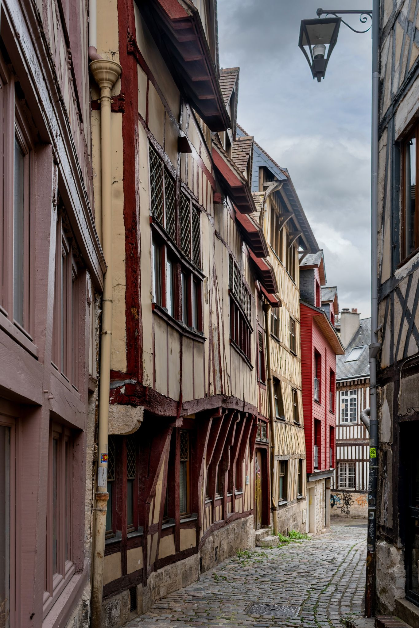 20250917 114605 Rouen   98, Rue de la République, Vieux Marché Cathédrale, Quartier Saint Marc   Croix de Pierre   Saint Nicaise   bearbeitet